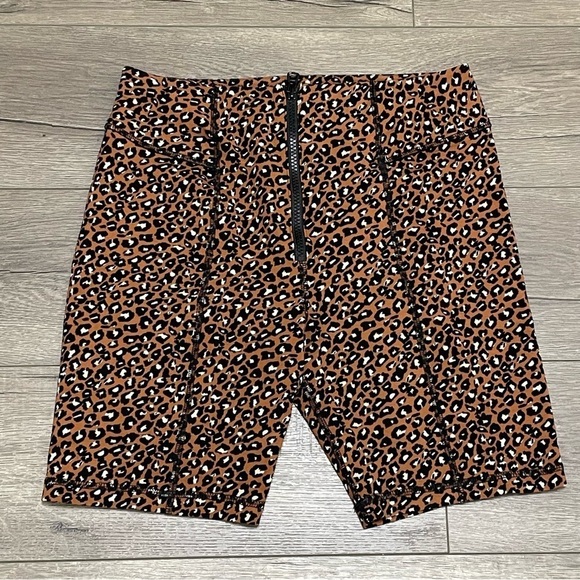 Free People Women's Lucky Strike Bike Shorts Leopard Print Sz M - Picture 2 of 9